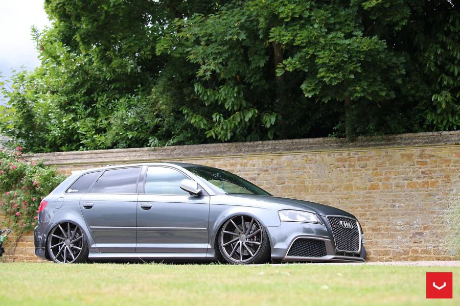  Audi RS3 Sportback on Vossen Wheels (CVT) 2017 года  (фото 13 из 28)